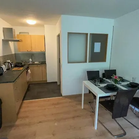 Shine Apartment *